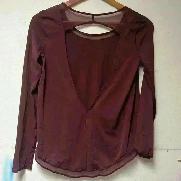 Lululemon Mix and Mesh Long Sleeve Activewear Open Back Top Redwood and cream - Picture 2 of 11
